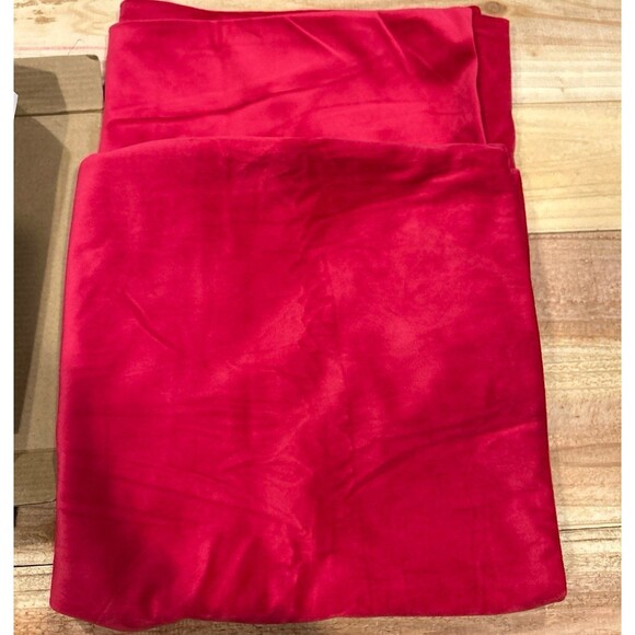 Pack of 2 Velvet Pillow Covers 22”x22” - Picture 2 of 3
